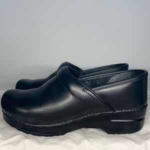 Dansko Clogs 38W